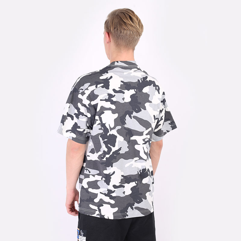 мужская серая футболка Nike Solo Swoosh Camo T-Shirt DN1260-133 - цена, описание, фото 4